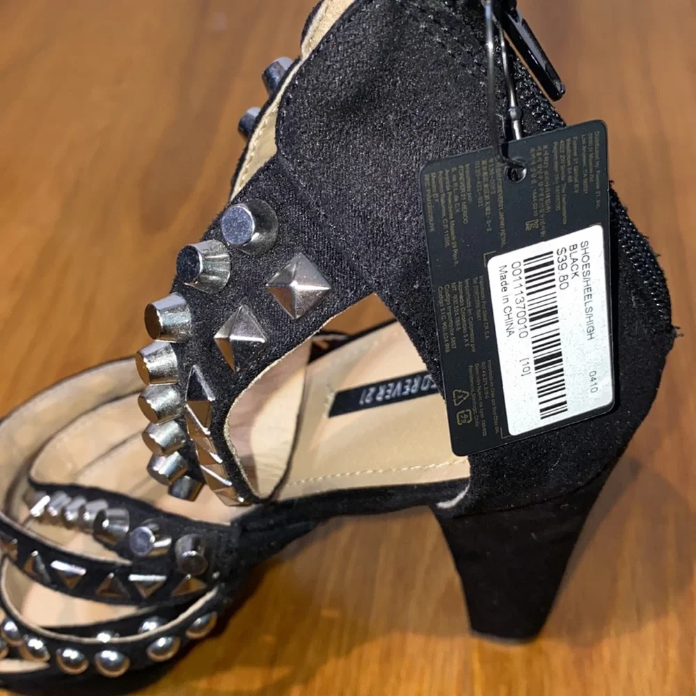 Forever 21 Black Suede Silver Studded Platform Ankle Strap Heel Size 10 - Picture 8 of 8